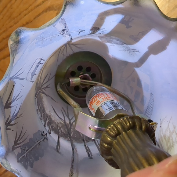 Vintage 2002 Currier & Ives American Winter Scene Painted Glass Lamp & Base 12" - Picture 7 of 7